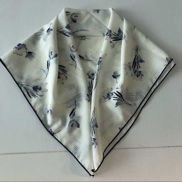 Boutique 1861 scarf. White. OS - Picture 2 of 3
